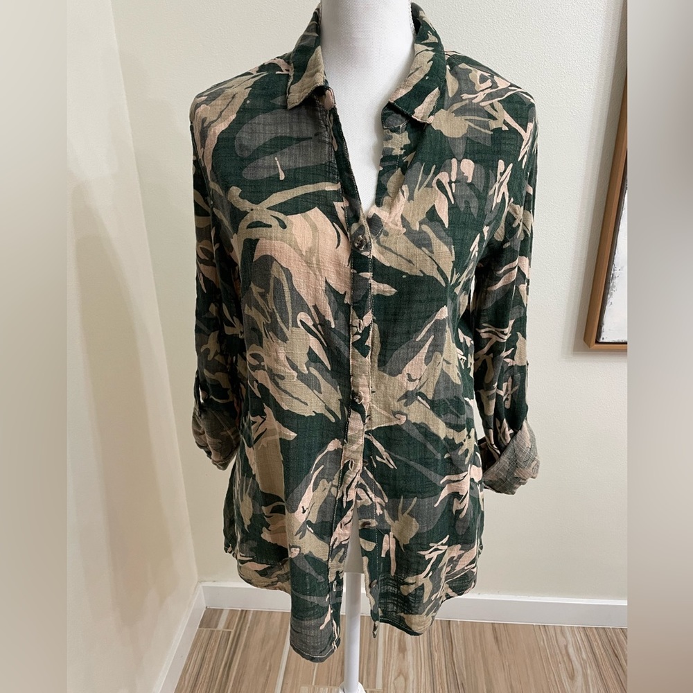 NWOT Wearables Blouse